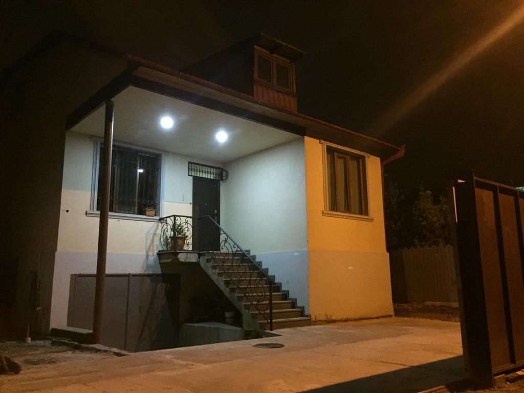Guesthouse Gua Kutaisi Exterior photo